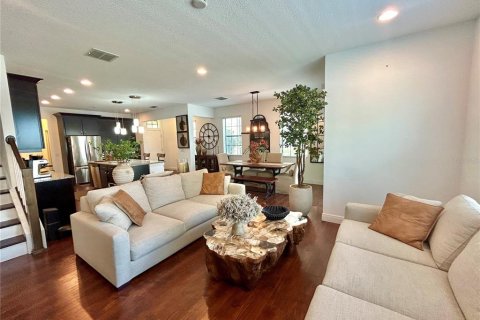 Townhouse in Tampa, Florida 4 bedrooms, 204.38 sq.m. № 1912234 - photo 28