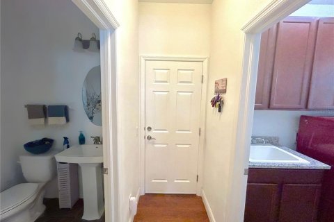 Townhouse in Tampa, Florida 4 bedrooms, 204.38 sq.m. № 1912234 - photo 29