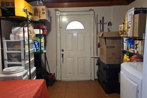 Commercial property in Miami, Florida 238.67 sq.m. № 1882239 - photo 13
