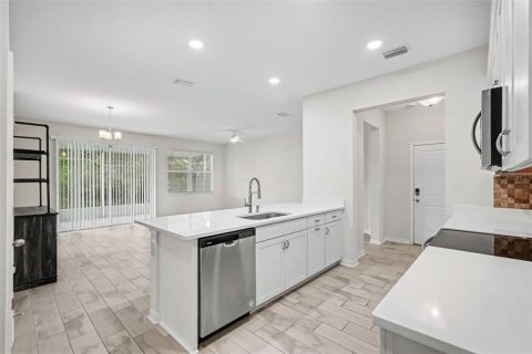 Touwnhouse à louer à Riverview, Floride: 4 chambres, 198.9 m2 № 2413867 - photo 7