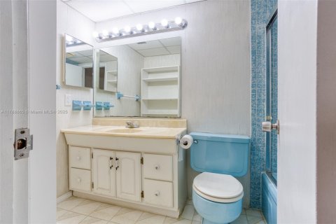 Condo in Margate, Florida, 2 bedrooms  № 1646544 - photo 21