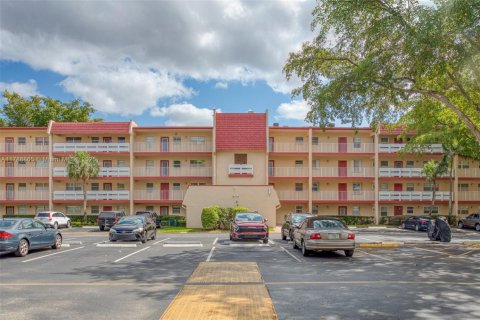 Condo in Margate, Florida, 2 bedrooms  № 1646544 - photo 27