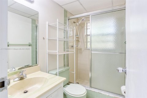 Condo in Margate, Florida, 2 bedrooms  № 1646544 - photo 12