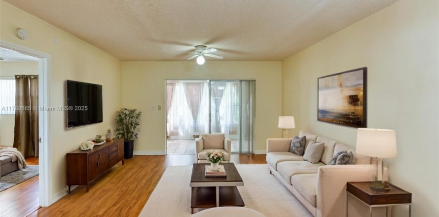 Condo in Margate, Florida, 2 bedrooms № 1646544