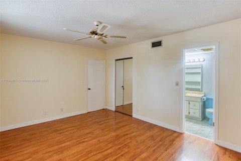 Condo in Margate, Florida, 2 bedrooms  № 1646544 - photo 18