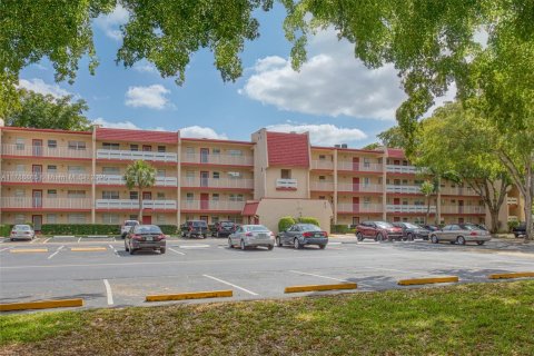 Condo in Margate, Florida, 2 bedrooms  № 1646544 - photo 26