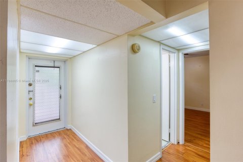 Condo in Margate, Florida, 2 bedrooms  № 1646544 - photo 23