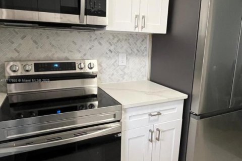 Condo in Boca Raton, Florida, 2 bedrooms  № 1786910 - photo 1