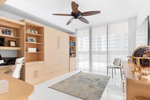 Купить кондоминиум в Холливуд, Флорида 3 комнаты, 257.99м2, № 2190845 - фото 21
