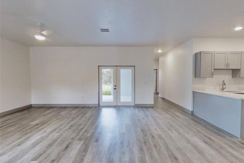 House in Ocklawaha, Florida 3 bedrooms, 143.63 sq.m. № 2104203 - photo 2