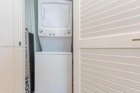 Снять в аренду кондоминиум в Холливуд, Флорида 2 спальни, 108.88м2, № 2005626 - фото 22