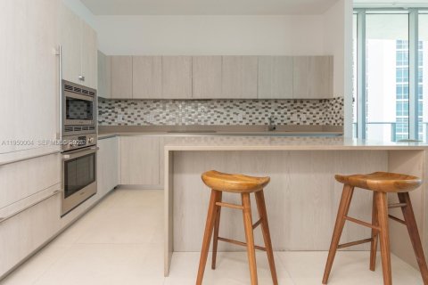 Снять в аренду кондоминиум в Холливуд, Флорида 2 спальни, 108.88м2, № 2005626 - фото 10