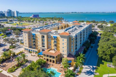 Condo in Sarasota, Florida, 2 bedrooms  № 1609115 - photo 1