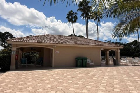 Copropriété à louer à Port St. Lucie, Floride: 1 chambre, 121.89 m2 № 2389528 - photo 14