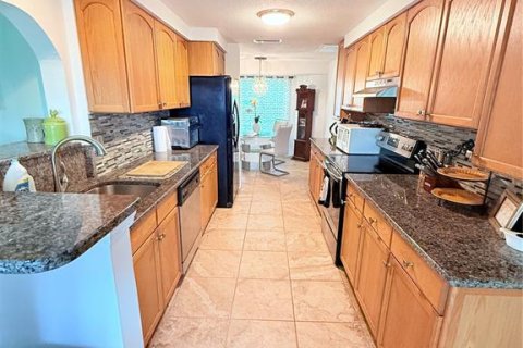 House in Port Charlotte, Florida 2 bedrooms, 149.85 sq.m. № 1566006 - photo 18