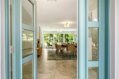 House in Sarasota, Florida 3 bedrooms, 274.71 sq.m. № 2393630 - photo 3