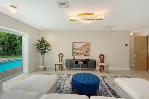 House in Sarasota, Florida 3 bedrooms, 274.71 sq.m. № 2393630 - photo 9