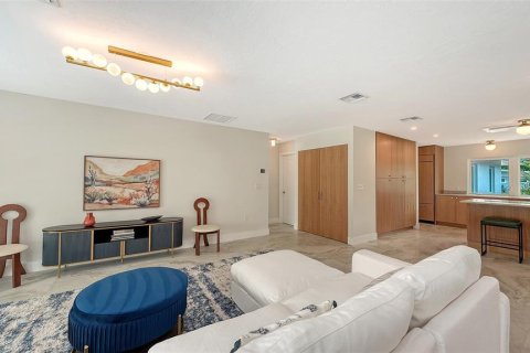 House in Sarasota, Florida 3 bedrooms, 274.71 sq.m. № 2393630 - photo 10