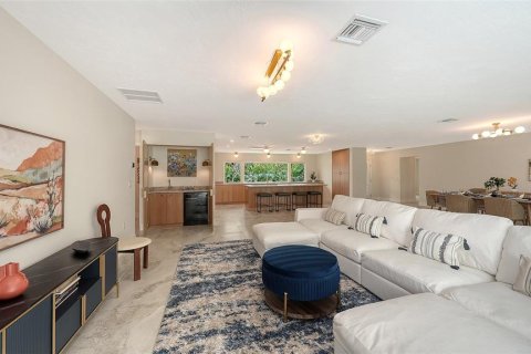 House in Sarasota, Florida 3 bedrooms, 274.71 sq.m. № 2393630 - photo 7