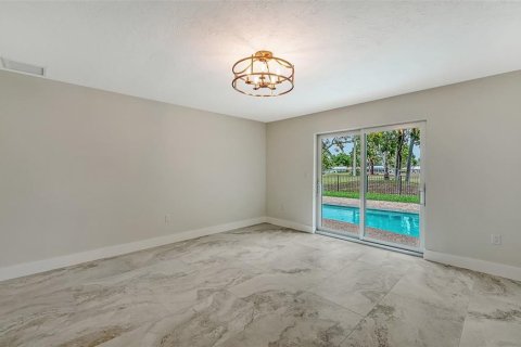 House in Sarasota, Florida 3 bedrooms, 274.71 sq.m. № 2393630 - photo 30