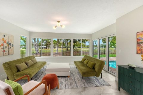 House in Sarasota, Florida 3 bedrooms, 274.71 sq.m. № 2393630 - photo 24