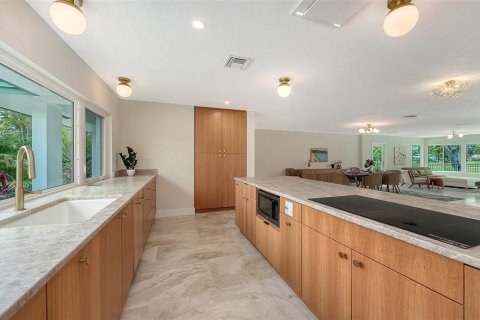 House in Sarasota, Florida 3 bedrooms, 274.71 sq.m. № 2393630 - photo 17
