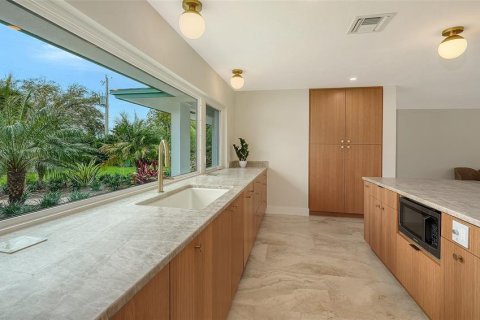 House in Sarasota, Florida 3 bedrooms, 274.71 sq.m. № 2393630 - photo 27