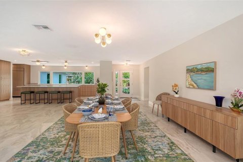 House in Sarasota, Florida 3 bedrooms, 274.71 sq.m. № 2393630 - photo 23