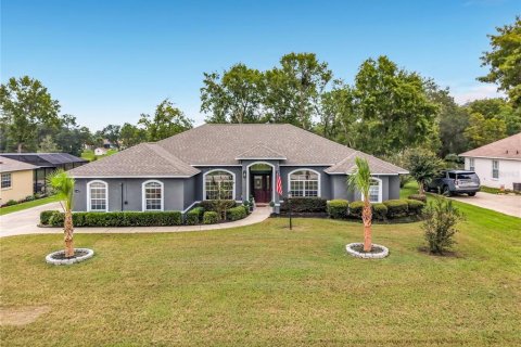 House in Ocala, Florida 3 bedrooms, 193.14 sq.m. № 2411477