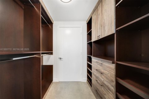 Condo in Miami, Florida, 3 bedrooms № 1991244 - photo 25