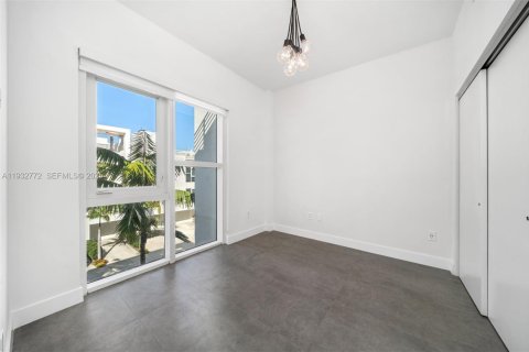 Condo in Miami, Florida, 3 bedrooms № 1991244 - photo 30