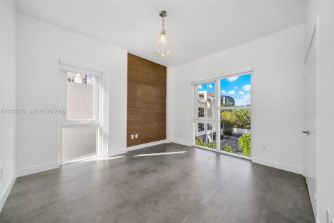 Condo in Miami, Florida, 3 bedrooms № 1991244 - photo 29