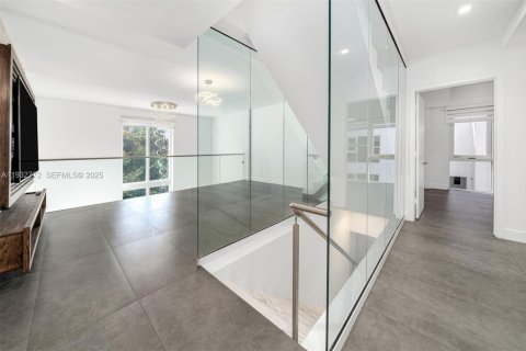 Condo in Miami, Florida, 3 bedrooms № 1991244 - photo 21