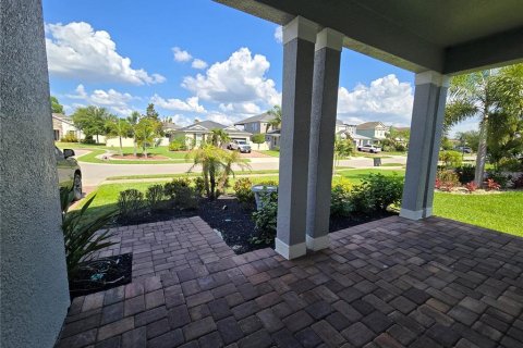 House in Tarpon Springs, Florida 4 bedrooms, 290.23 sq.m. № 2141082 - photo 20