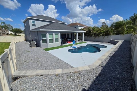 House in Tarpon Springs, Florida 4 bedrooms, 290.23 sq.m. № 2141082 - photo 16
