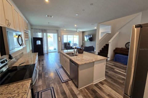 House in Tarpon Springs, Florida 4 bedrooms, 290.23 sq.m. № 2141082 - photo 7