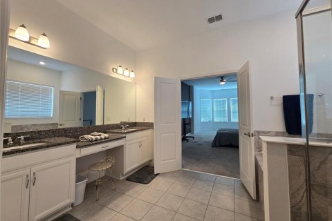 House in Tarpon Springs, Florida 4 bedrooms, 290.23 sq.m. № 2141082 - photo 14