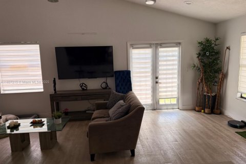 House in Sunrise, Florida 3 bedrooms, 124.49 sq.m. № 1977495 - photo 7