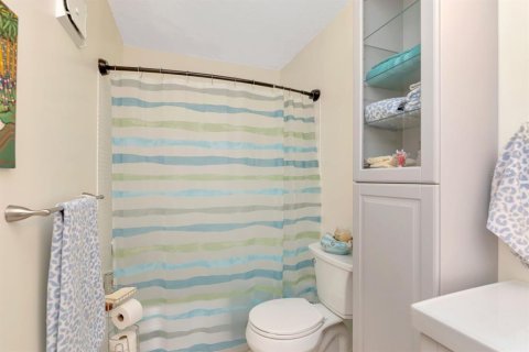 Copropriété à vendre à Gulfport, Floride: 1 chambre, 98.48 m2 № 2142351 - photo 24