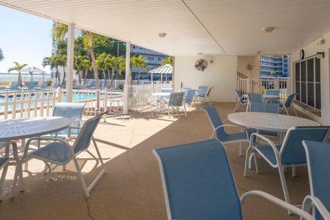 Copropriété à vendre à Gulfport, Floride: 1 chambre, 98.48 m2 № 2142351 - photo 28