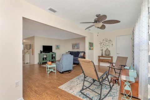 Copropriété à vendre à Gulfport, Floride: 1 chambre, 98.48 m2 № 2142351 - photo 16