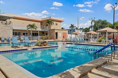 Copropriété à vendre à Gulfport, Floride: 1 chambre, 98.48 m2 № 2142351 - photo 29