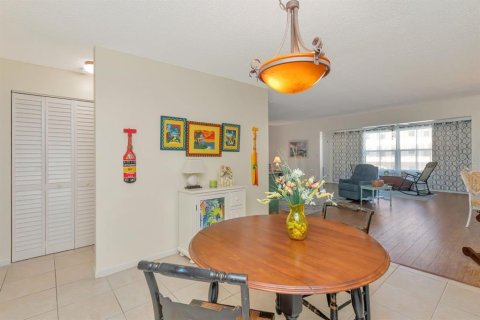 Copropriété à vendre à Gulfport, Floride: 1 chambre, 98.48 m2 № 2142351 - photo 6
