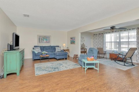 Copropriété à vendre à Gulfport, Floride: 1 chambre, 98.48 m2 № 2142351 - photo 10