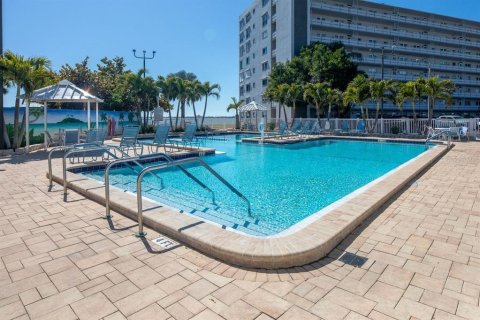 Copropriété à vendre à Gulfport, Floride: 1 chambre, 98.48 m2 № 2142351 - photo 30