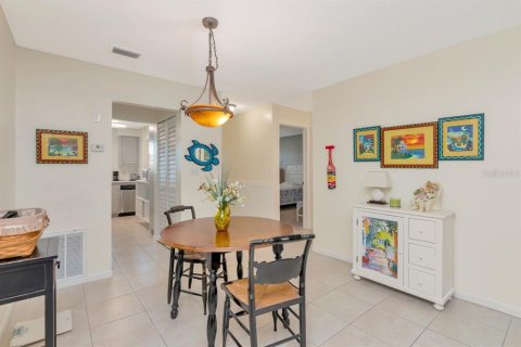 Copropriété à vendre à Gulfport, Floride: 1 chambre, 98.48 m2 № 2142351 - photo 9