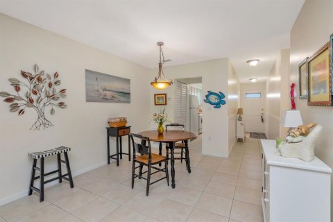 Copropriété à vendre à Gulfport, Floride: 1 chambre, 98.48 m2 № 2142351 - photo 8