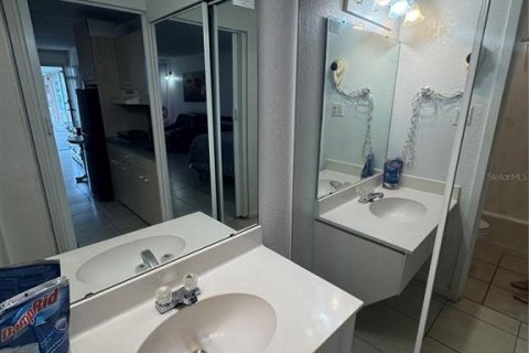 Снять в аренду кондоминиум в Дэвенпорт, Флорида 1 комната, 27.87м2, № 2215176 - фото 15