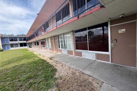 Снять в аренду кондоминиум в Дэвенпорт, Флорида 1 комната, 27.87м2, № 2215176 - фото 2