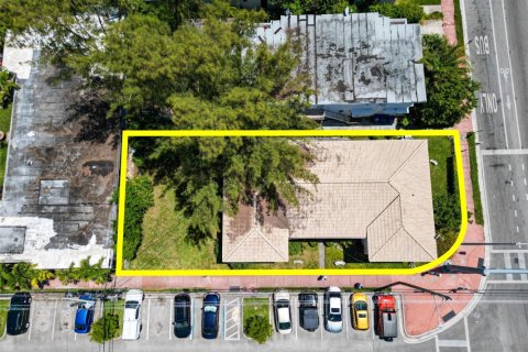 Propiedad comercial en venta en Miami Beach, Florida, 420.29 m2 № 1141408 - foto 1
